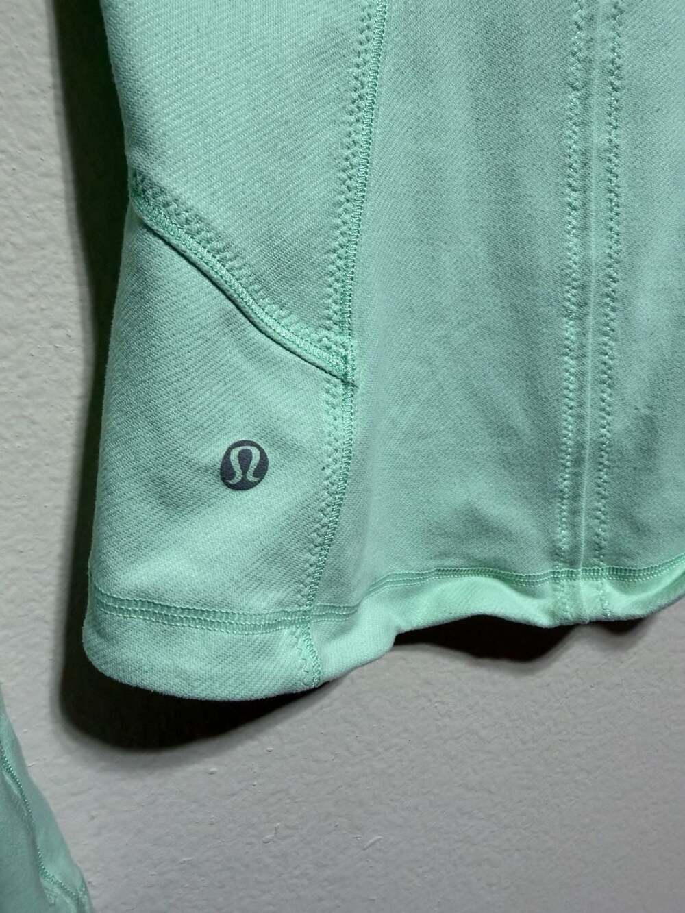 Lululemon Define Jacket in Light Mint Green - Picture 4 of 4